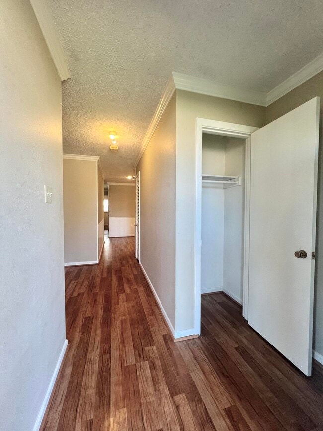 Building Photo - 5433 31st St Rental