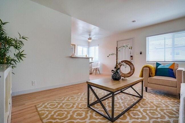 Photo - 359 East Esther Street