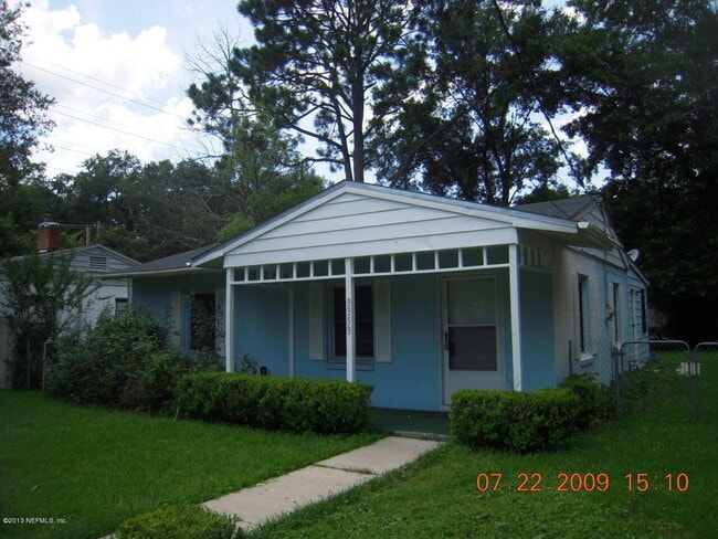 3353 Ernest St
