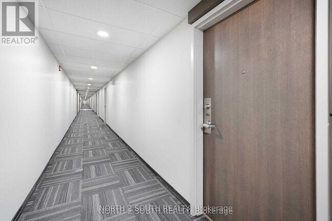 Photo - 2550 Sandwich W Pkwy Unité 102