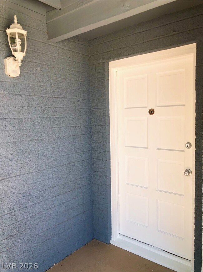 Photo - 2300 Santa Clara Dr