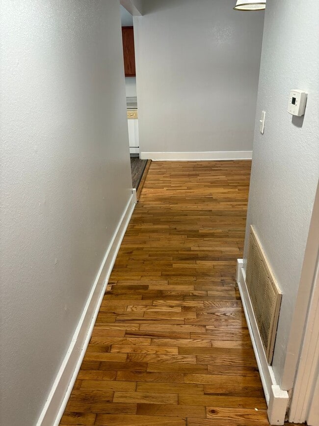 Photo - WALKING DISTANCE TO THE U OF A!!!
