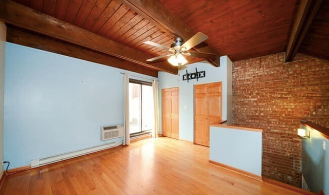 Photo - 2660 N Halsted St
