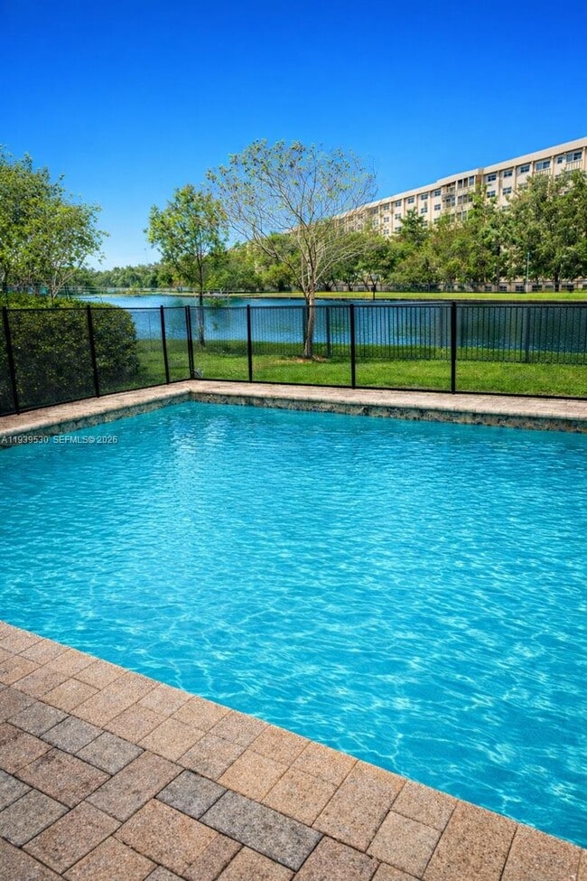 Photo - 909 NE 193rd Terrace