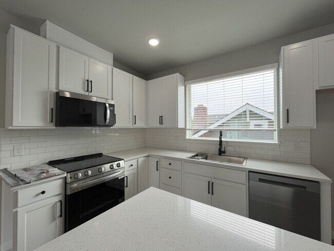 7924 SE Mitchell St Unit C