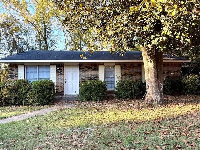 Building Photo - 408 Briarbrook Dr