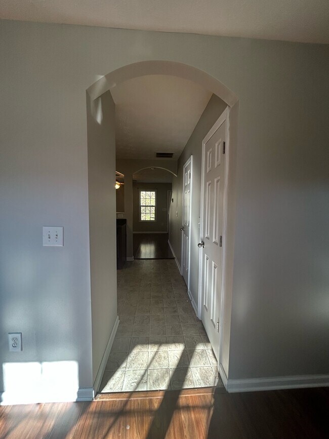 Photo - 104 Alice Walker Dr