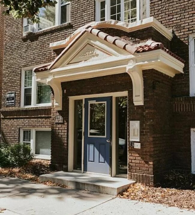 Photo - 2400 Harriet Ave Apartments | Origen Living