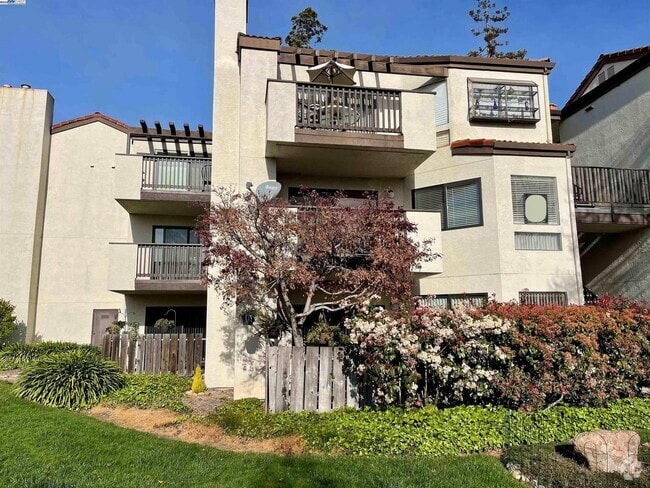 Building Photo - Nor Cal Realty Inc, 3BD 2 BTH condo ***Mes... Unit 203