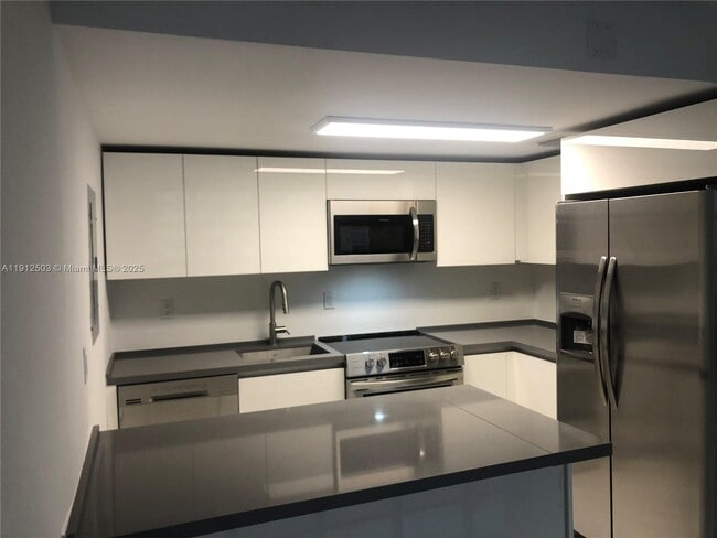 Photo - 1440 Brickell Bay Dr Unit 709