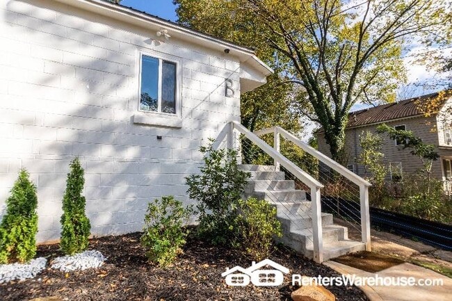 Photo - 958 Smith St SW