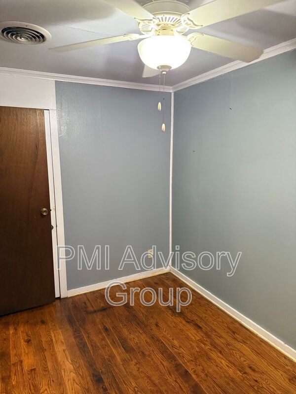 Photo - 829 SW Cambridge Ave