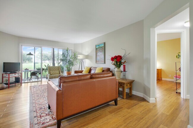 Photo - 3755 Via Poinciana Unit 111