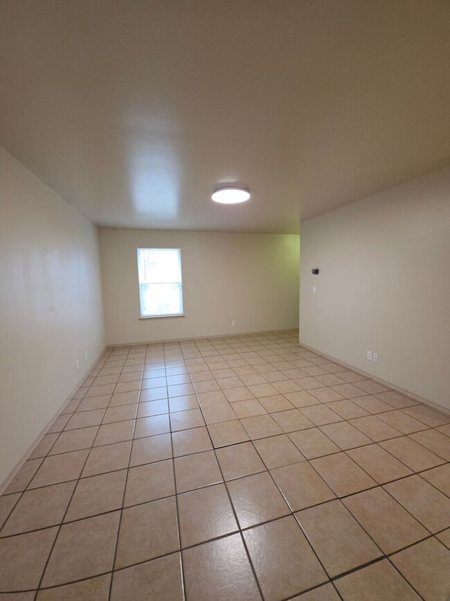 Photo - 705 E J St Unit B