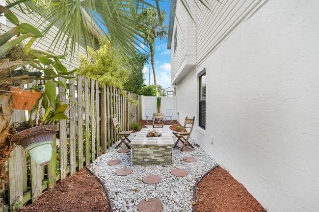Photo - 2533 Bessie St