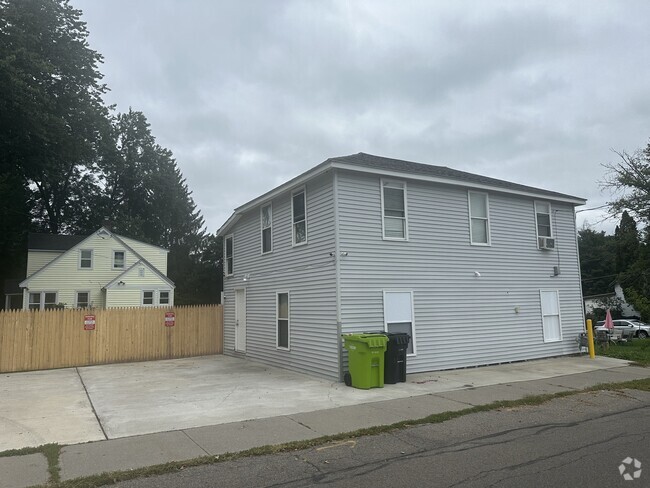 Building Photo - 50 Center St Unit 1 Rental