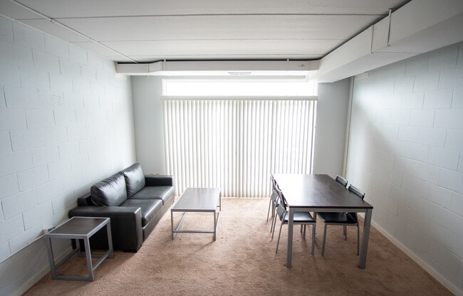 Living/Dinning room - HH Cresmont