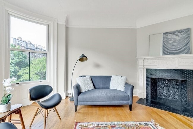 Building Photo - 259 Beacon St Unit 30 Rental