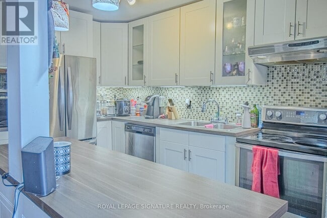 Photo - 3025 The Credit Woodlands