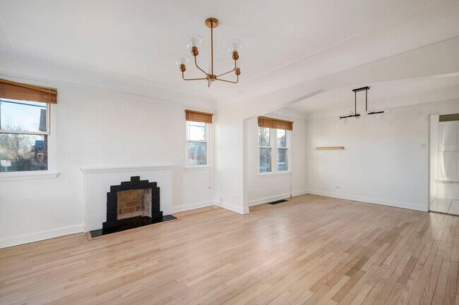 Photo - 2705 King St