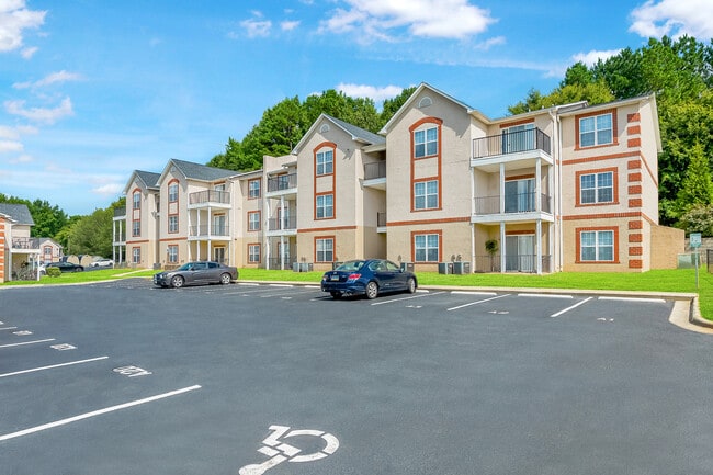 Crown Point Luxury Apartments at Kingsport