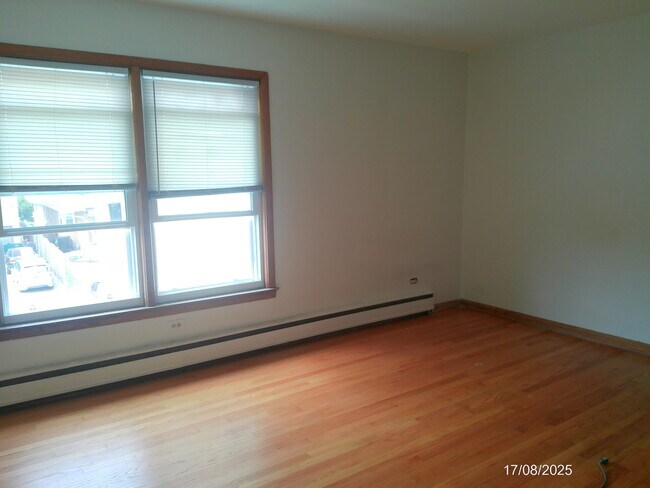 Photo - 7256 W Belmont Ave Apartamento Unidad 2N