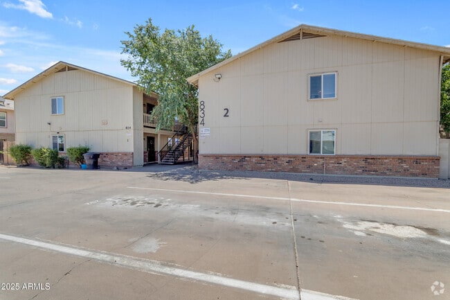 Building Photo - 834 N Cherry Unit 102 Rental