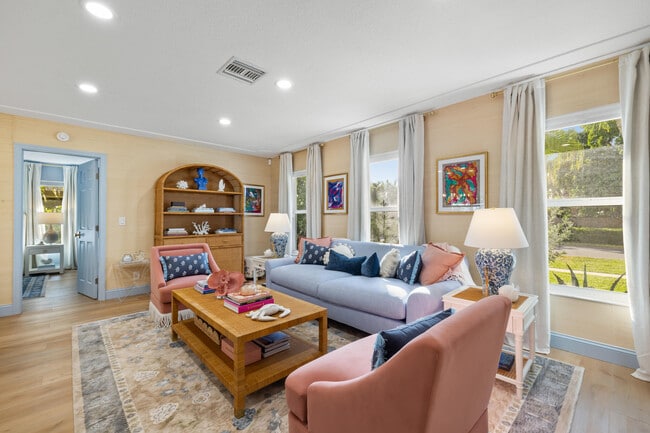 Photo - 2512 SW 5th St