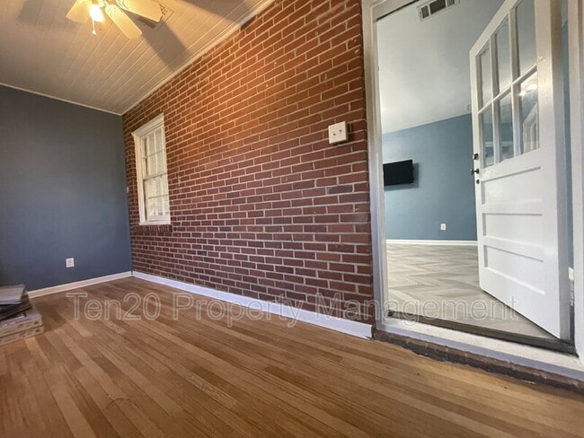 Photo - 4741 Armour Rd