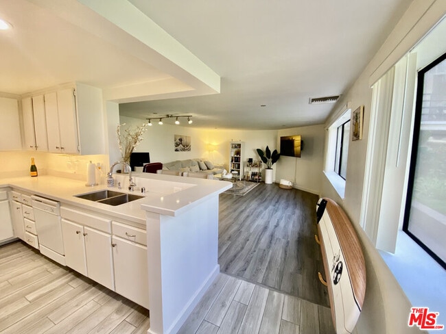 Photo - 2910 Neilson Wy Unit 604