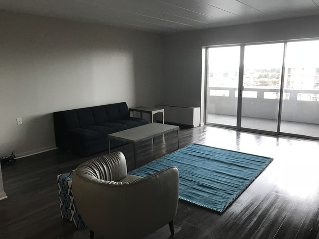 Sala de estar, modelo renovado - Walnut Crossings