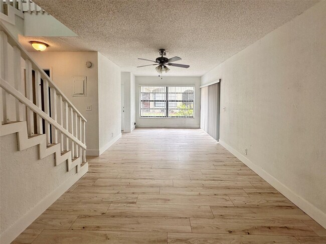 Photo - 2580 Coral Springs Dr