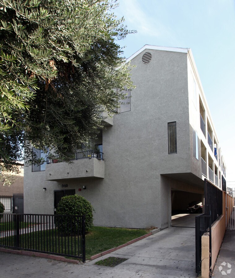 Photo - 940 Olive Ave