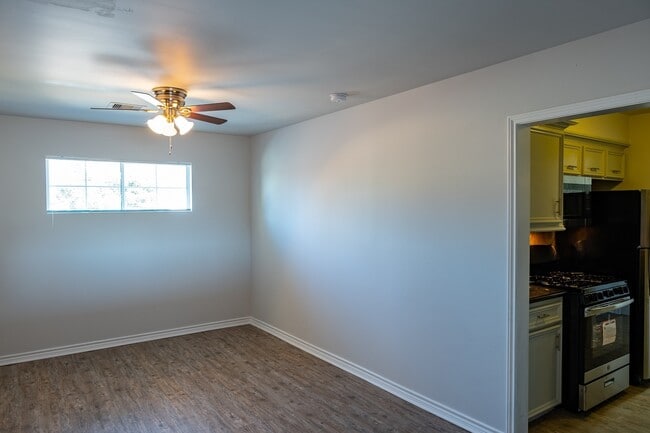 Building Photo - 2801 Carrolton St Unit 3 Rental