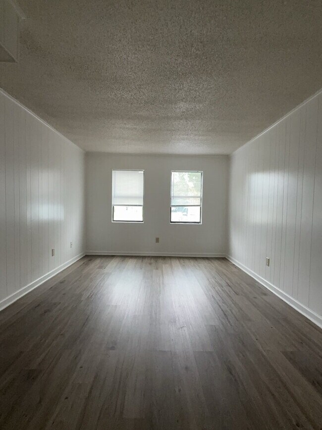 Photo - Charming 2 Bedroom Apartment
216 Zack Circle #B Unidad B