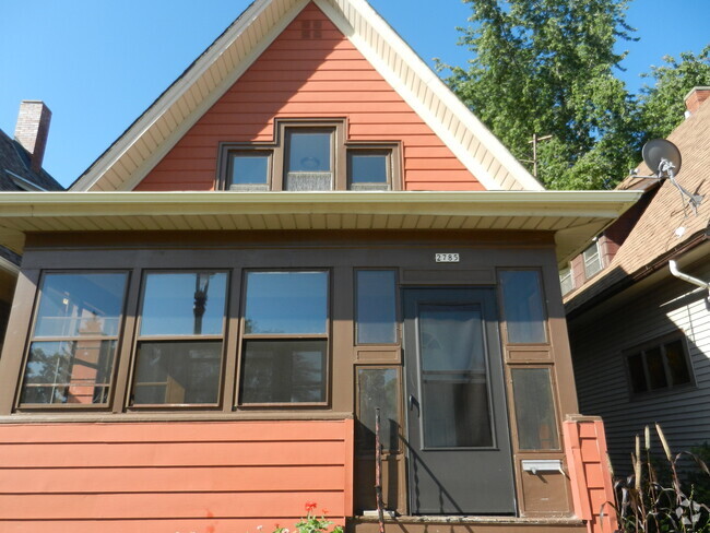 Building Photo - 2785 S Kinnickinnic Ave Rental
