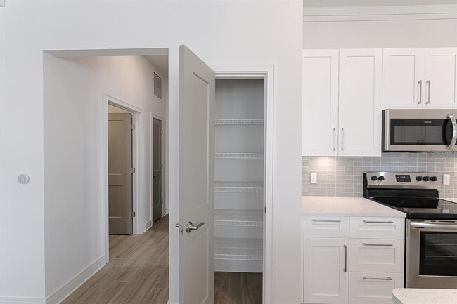 Photo - 1420 Lakefront Dr