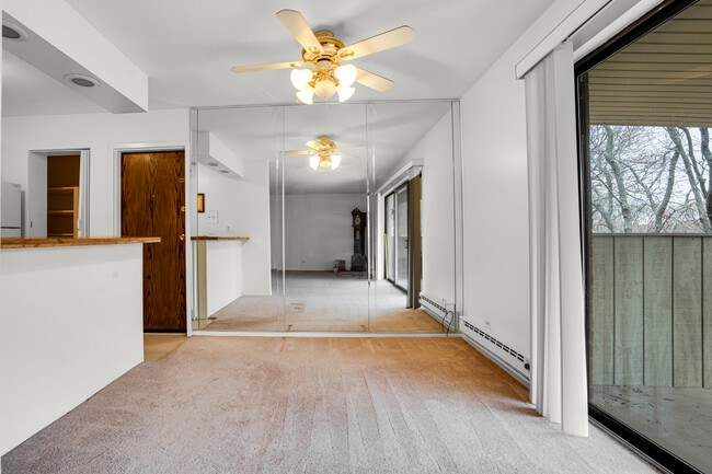 Photo - 150 Fountainview Ln Unit 3B