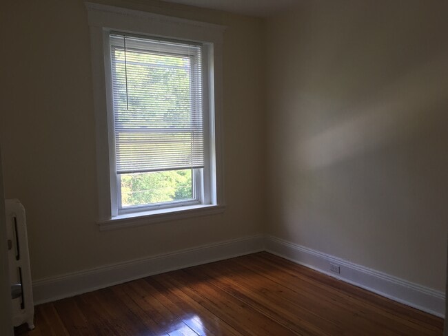 Photo - 14 Parkway Rd Unit 4