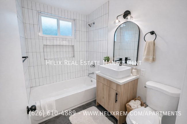 Building Photo - 1712 N Sierra Bonita Ave