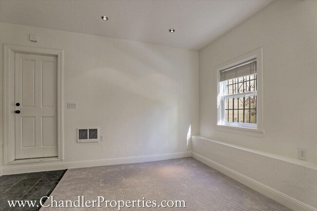 Photo - 3217-21 Gough Street Apartments Unit 3217