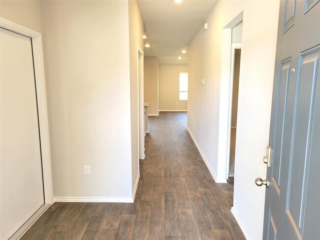 Photo - 6012 Brocade Dr