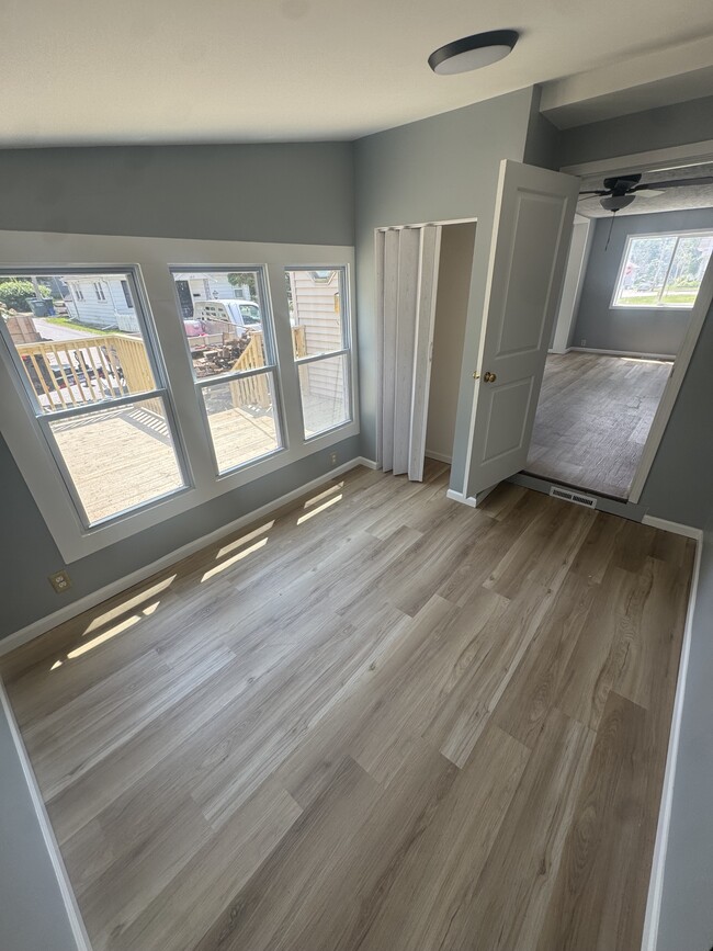 Photo - 156 Valparaiso St