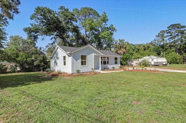 Photo - 1602 Carruthers St