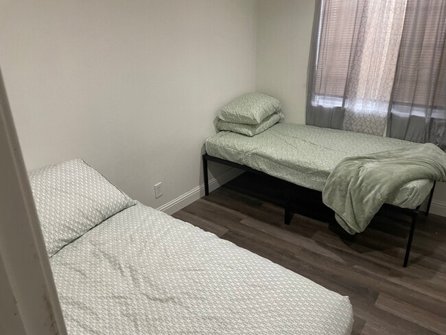 Photo - 150 Arcade Blvd