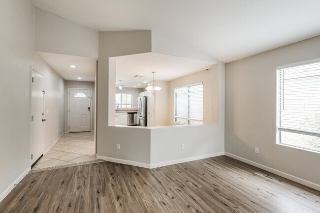 7223 W Winslow Ave