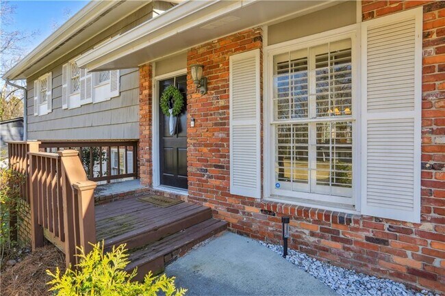 Photo - 6555 Williamson Dr NE