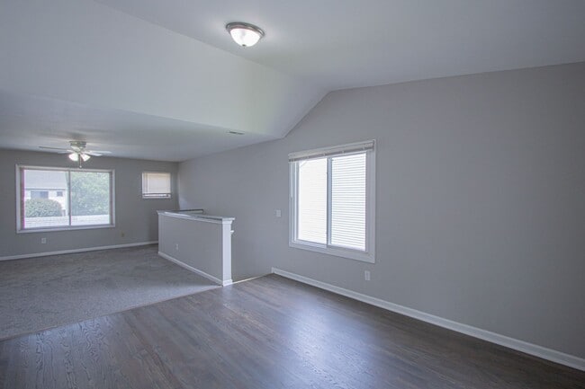 Photo - 75 Rosebud Ln