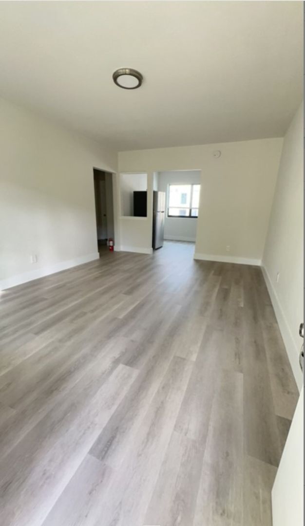 Photo - 600 SW 9 AVE