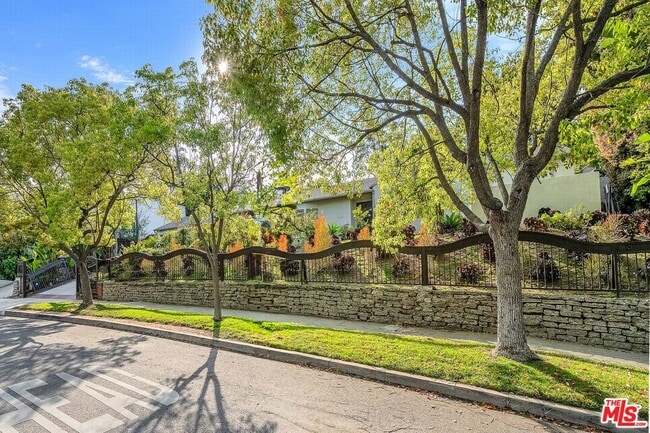 Building Photo - 10321 Rochester Ave